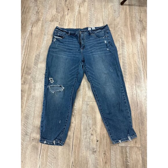 TIme & Tru Mid-Rise Distressed Jean in 18 - Picture 1 of 1